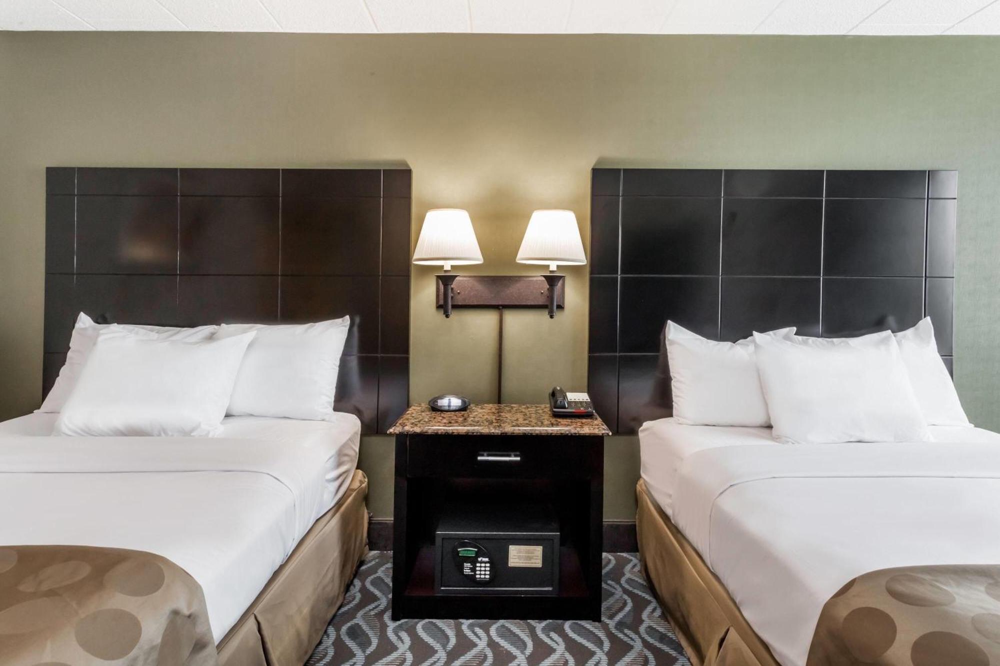 Ramada By Wyndham Newburgh/West Point Hotel Exterior photo